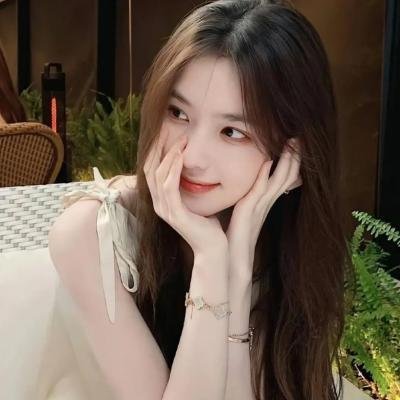 顶流绯闻旧照被扒，官方介入调查，一个月引热议