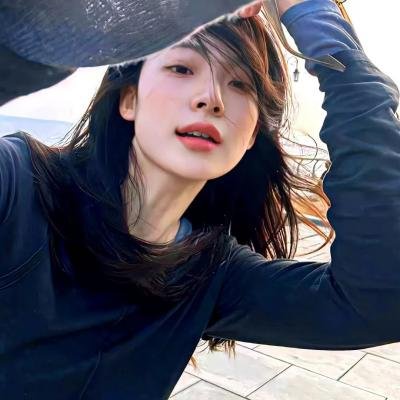 后台休息室实拍：脱口秀演员后台发生口角，现场观众起哄